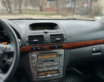 Серый Тойота Авенсис, объемом двигателя 2 л и пробегом 300 тыс. км за 3550 $, фото 16 на Automoto.ua