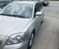 Сірий Тойота Авенсіс, об'ємом двигуна 2.2 л та пробігом 320 тис. км за 5300 $, фото 2 на Automoto.ua