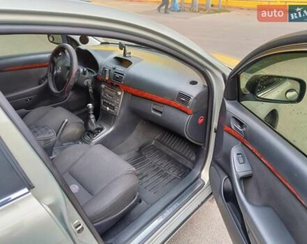Серый Тойота Авенсис, объемом двигателя 2.2 л и пробегом 262 тыс. км за 6500 $, фото 8 на Automoto.ua