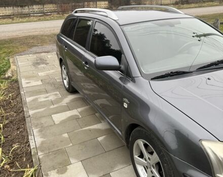 Серый Тойота Авенсис, объемом двигателя 2.2 л и пробегом 240 тыс. км за 4800 $, фото 2 на Automoto.ua