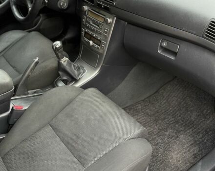 Серый Тойота Авенсис, объемом двигателя 2 л и пробегом 300 тыс. км за 3250 $, фото 13 на Automoto.ua