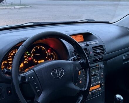 Серый Тойота Авенсис, объемом двигателя 2 л и пробегом 300 тыс. км за 2950 $, фото 9 на Automoto.ua