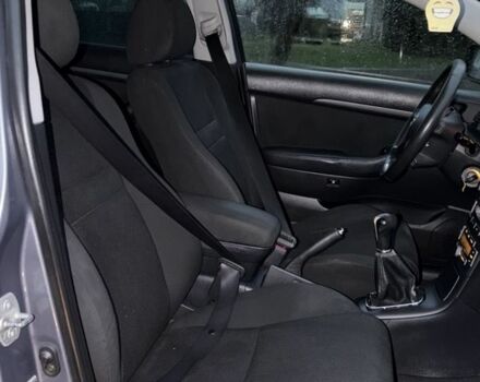 Серый Тойота Авенсис, объемом двигателя 2 л и пробегом 300 тыс. км за 3150 $, фото 12 на Automoto.ua