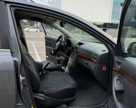 Серый Тойота Авенсис, объемом двигателя 2 л и пробегом 333 тыс. км за 5250 $, фото 13 на Automoto.ua