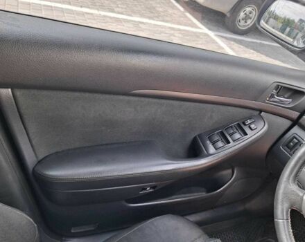 Серый Тойота Авенсис, объемом двигателя 1.8 л и пробегом 211 тыс. км за 5500 $, фото 5 на Automoto.ua