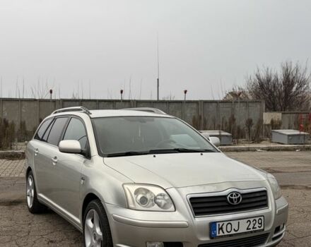 Серый Тойота Авенсис, объемом двигателя 2 л и пробегом 300 тыс. км за 3250 $, фото 1 на Automoto.ua