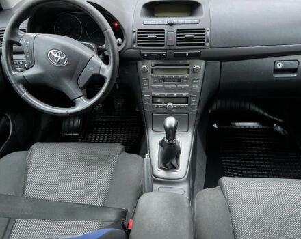 Серый Тойота Авенсис, объемом двигателя 2 л и пробегом 336 тыс. км за 2600 $, фото 12 на Automoto.ua