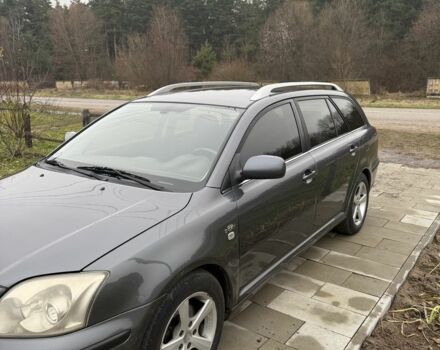 Серый Тойота Авенсис, объемом двигателя 2.2 л и пробегом 240 тыс. км за 4800 $, фото 1 на Automoto.ua