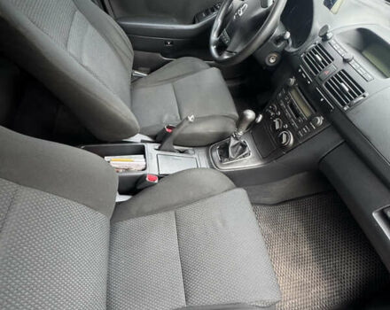 Серый Тойота Авенсис, объемом двигателя 2 л и пробегом 300 тыс. км за 6200 $, фото 11 на Automoto.ua