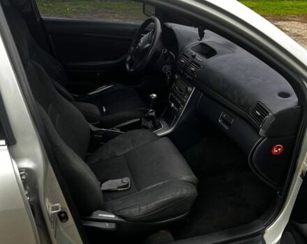 Серый Тойота Авенсис, объемом двигателя 2 л и пробегом 300 тыс. км за 2300 $, фото 4 на Automoto.ua