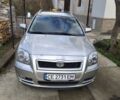 Сірий Тойота Авенсіс, об'ємом двигуна 2 л та пробігом 199 тис. км за 6000 $, фото 1 на Automoto.ua