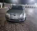 Серый Тойота Авенсис, объемом двигателя 1.8 л и пробегом 235 тыс. км за 5600 $, фото 1 на Automoto.ua