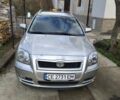 Серый Тойота Авенсис, объемом двигателя 2 л и пробегом 199 тыс. км за 6000 $, фото 1 на Automoto.ua