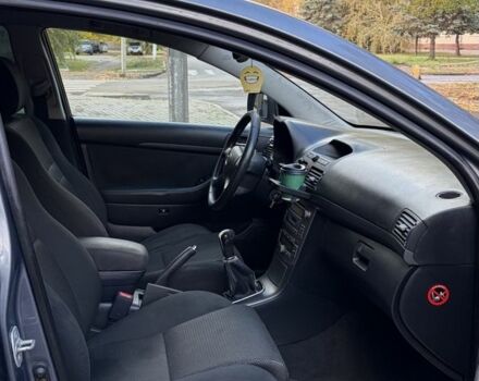 Сірий Тойота Авенсіс, об'ємом двигуна 2 л та пробігом 300 тис. км за 3100 $, фото 14 на Automoto.ua