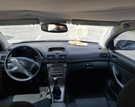 Серый Тойота Авенсис, объемом двигателя 1.8 л и пробегом 211 тыс. км за 5500 $, фото 3 на Automoto.ua