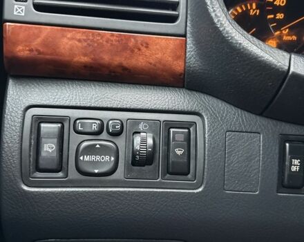 Серый Тойота Авенсис, объемом двигателя 2 л и пробегом 300 тыс. км за 3550 $, фото 12 на Automoto.ua