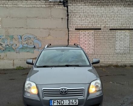 Серый Тойота Авенсис, объемом двигателя 2 л и пробегом 300 тыс. км за 3150 $, фото 1 на Automoto.ua