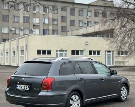 Серый Тойота Авенсис, объемом двигателя 2 л и пробегом 300 тыс. км за 3550 $, фото 3 на Automoto.ua