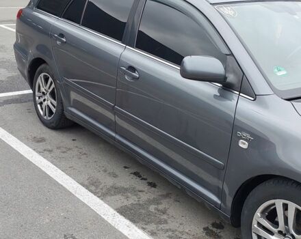 Серый Тойота Авенсис, объемом двигателя 2.2 л и пробегом 361 тыс. км за 4800 $, фото 2 на Automoto.ua