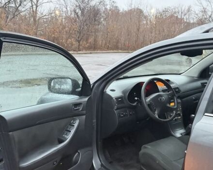 Серый Тойота Авенсис, объемом двигателя 2 л и пробегом 300 тыс. км за 3150 $, фото 8 на Automoto.ua