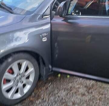 Серый Тойота Авенсис, объемом двигателя 2.2 л и пробегом 230 тыс. км за 4700 $, фото 10 на Automoto.ua