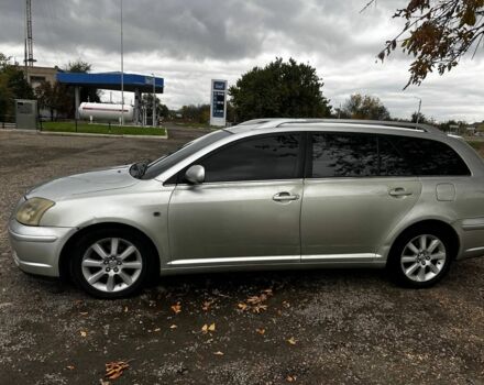 Серый Тойота Авенсис, объемом двигателя 2 л и пробегом 300 тыс. км за 2300 $, фото 1 на Automoto.ua