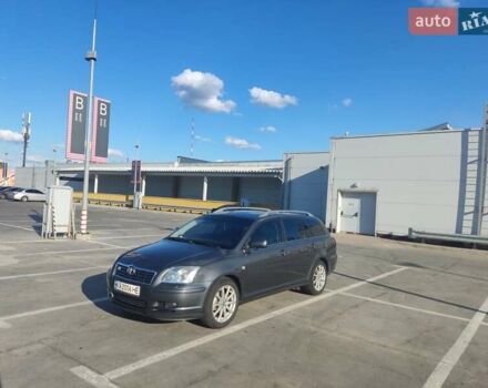 Серый Тойота Авенсис, объемом двигателя 2 л и пробегом 239 тыс. км за 6500 $, фото 3 на Automoto.ua