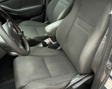 Серый Тойота Авенсис, объемом двигателя 2 л и пробегом 300 тыс. км за 3250 $, фото 12 на Automoto.ua