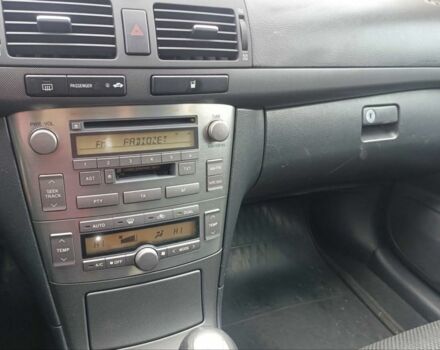 Серый Тойота Авенсис, объемом двигателя 2 л и пробегом 303 тыс. км за 2300 $, фото 8 на Automoto.ua