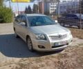 Сірий Тойота Авенсіс, об'ємом двигуна 2 л та пробігом 246 тис. км за 4404 $, фото 1 на Automoto.ua