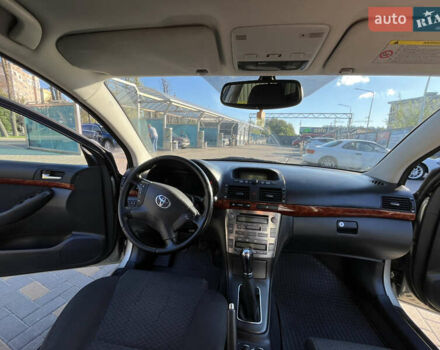 Сірий Тойота Авенсіс, об'ємом двигуна 1.8 л та пробігом 265 тис. км за 5999 $, фото 18 на Automoto.ua