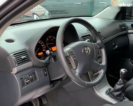Серый Тойота Авенсис, объемом двигателя 2.2 л и пробегом 272 тыс. км за 4000 $, фото 23 на Automoto.ua