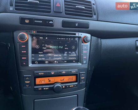 Серый Тойота Авенсис, объемом двигателя 2.2 л и пробегом 299 тыс. км за 7200 $, фото 27 на Automoto.ua