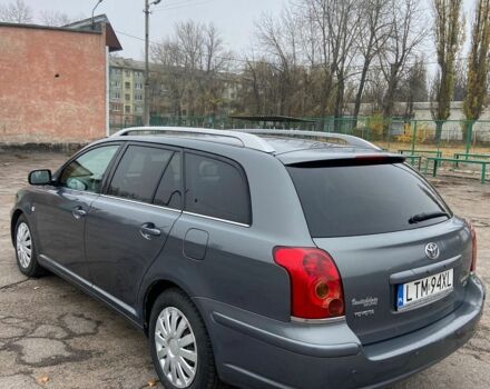 Серый Тойота Авенсис, объемом двигателя 2 л и пробегом 300 тыс. км за 3100 $, фото 2 на Automoto.ua