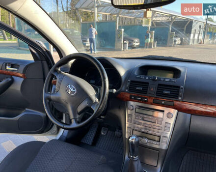 Сірий Тойота Авенсіс, об'ємом двигуна 1.8 л та пробігом 265 тис. км за 5999 $, фото 17 на Automoto.ua