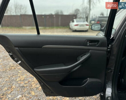 Серый Тойота Авенсис, объемом двигателя 1.8 л и пробегом 219 тыс. км за 6700 $, фото 32 на Automoto.ua