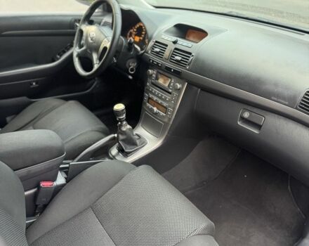 Сірий Тойота Авенсіс, об'ємом двигуна 2 л та пробігом 250 тис. км за 3250 $, фото 17 на Automoto.ua