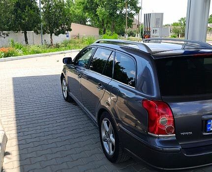 Серый Тойота Авенсис, объемом двигателя 2.2 л и пробегом 254 тыс. км за 6200 $, фото 6 на Automoto.ua