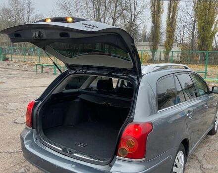 Серый Тойота Авенсис, объемом двигателя 2 л и пробегом 300 тыс. км за 3100 $, фото 4 на Automoto.ua