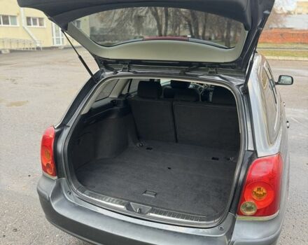 Сірий Тойота Авенсіс, об'ємом двигуна 2 л та пробігом 250 тис. км за 3250 $, фото 21 на Automoto.ua