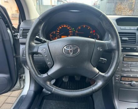 Сірий Тойота Авенсіс, об'ємом двигуна 2 л та пробігом 310 тис. км за 2750 $, фото 4 на Automoto.ua