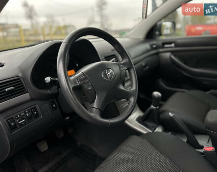 Серый Тойота Авенсис, объемом двигателя 1.8 л и пробегом 219 тыс. км за 6700 $, фото 21 на Automoto.ua