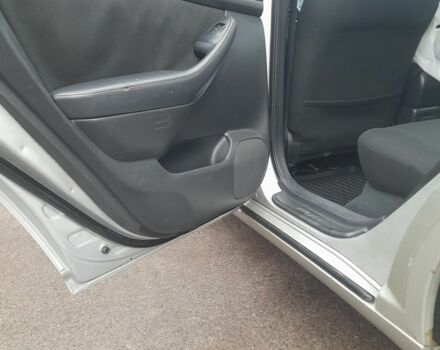 Серый Тойота Авенсис, объемом двигателя 2 л и пробегом 300 тыс. км за 2550 $, фото 8 на Automoto.ua