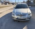 Серый Тойота Авенсис, объемом двигателя 2.2 л и пробегом 425 тыс. км за 5000 $, фото 1 на Automoto.ua