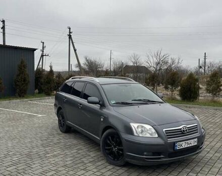 Сірий Тойота Авенсіс, об'ємом двигуна 2.2 л та пробігом 302 тис. км за 5850 $, фото 1 на Automoto.ua