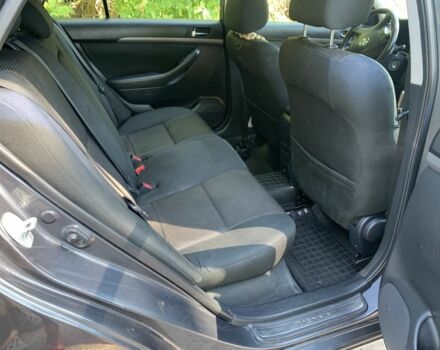 Серый Тойота Авенсис, объемом двигателя 2 л и пробегом 382 тыс. км за 6700 $, фото 6 на Automoto.ua