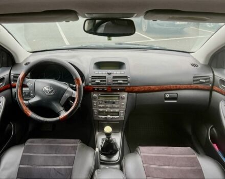 Серый Тойота Авенсис, объемом двигателя 2.2 л и пробегом 411 тыс. км за 5800 $, фото 4 на Automoto.ua