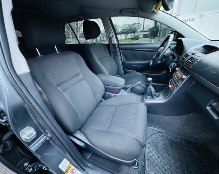 Серый Тойота Авенсис, объемом двигателя 2 л и пробегом 231 тыс. км за 2950 $, фото 13 на Automoto.ua