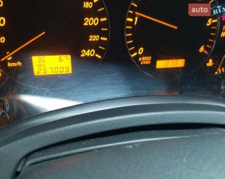 Серый Тойота Авенсис, объемом двигателя 2.2 л и пробегом 257 тыс. км за 6100 $, фото 12 на Automoto.ua