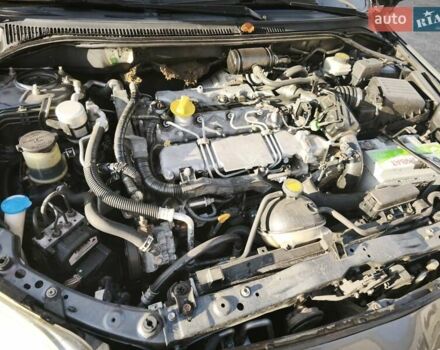 Сірий Тойота Авенсіс, об'ємом двигуна 2 л та пробігом 381 тис. км за 6000 $, фото 17 на Automoto.ua